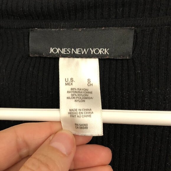 JONES‎ NEW YORK Black Faux Wrap V-Neck Ruffle Ribbed Knit Sweater Sz S - Picture 8 of 8